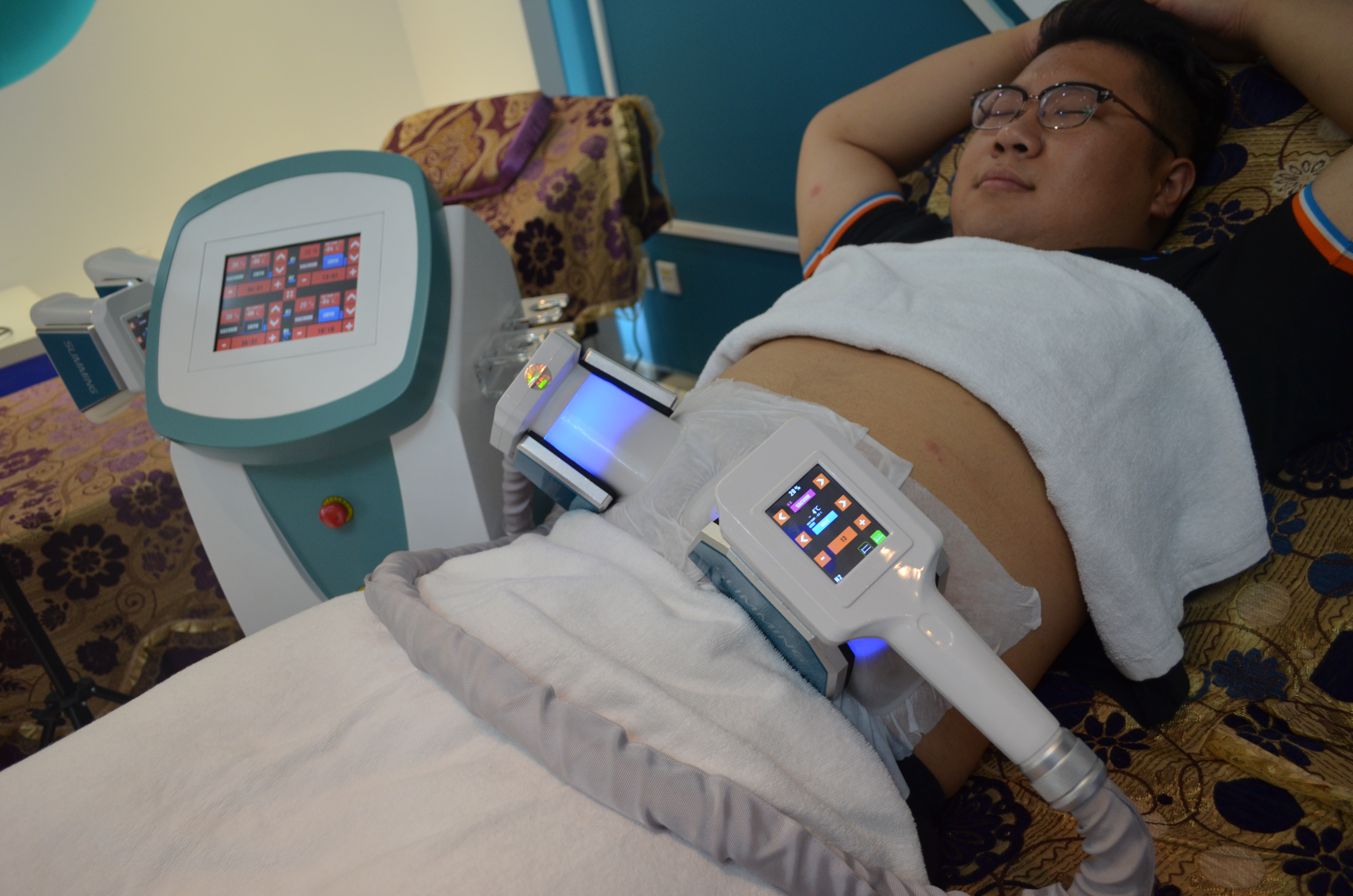 Cryo lipólisis Congelación de grasa Pérdida de peso Adelgazamiento corporal Máquina de liposucción criogénica Máquina de adelgazamiento de 4 manijas